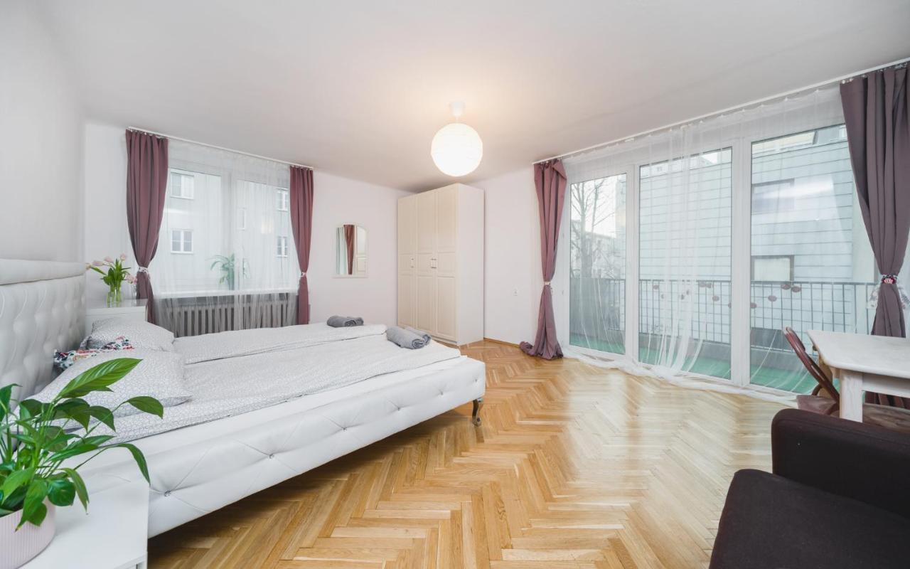 Sunshine Parkside Hideaway - 3 Bedroom - By Upstairs Kraków Eksteriør billede