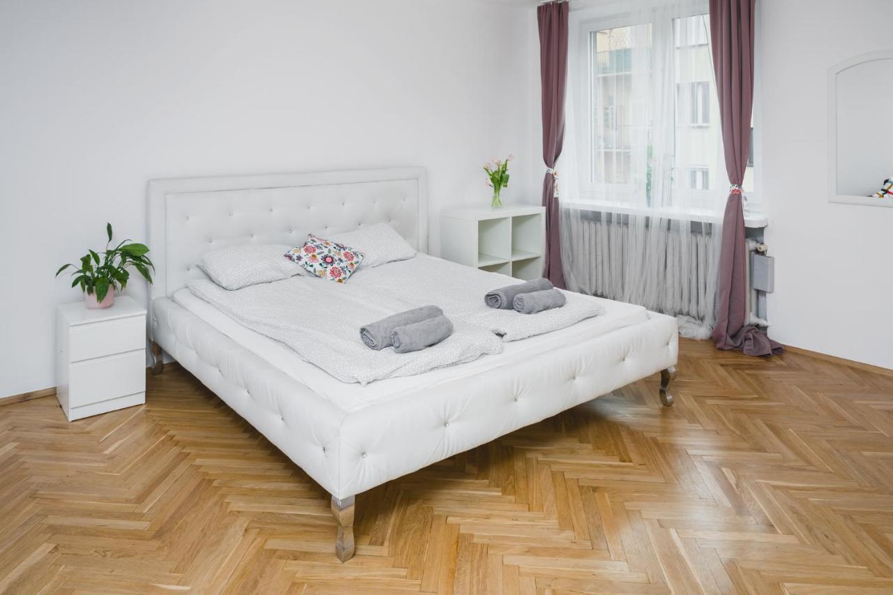 Sunshine Parkside Hideaway - 3 Bedroom - By Upstairs Kraków Eksteriør billede