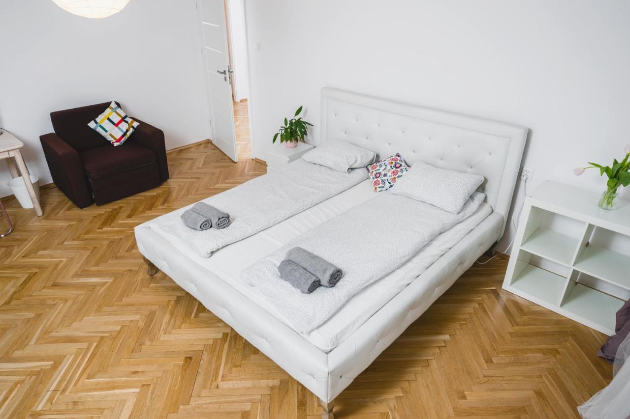 Sunshine Parkside Hideaway - 3 Bedroom - By Upstairs Kraków Eksteriør billede