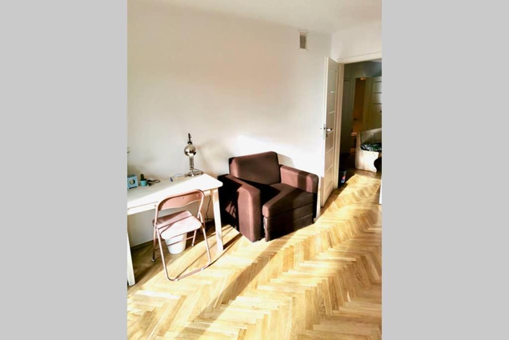 Sunshine Parkside Hideaway - 3 Bedroom - By Upstairs Kraków Eksteriør billede