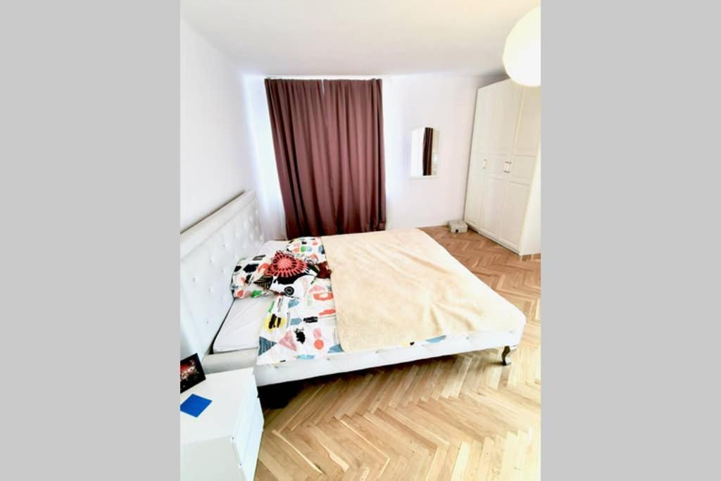 Sunshine Parkside Hideaway - 3 Bedroom - By Upstairs Kraków Eksteriør billede